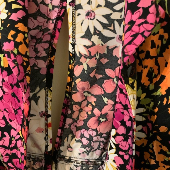 K PETITE COLLECTION, Floral, Button Up Front Closure, Blouse, petite size 16 - Picture 11 of 15